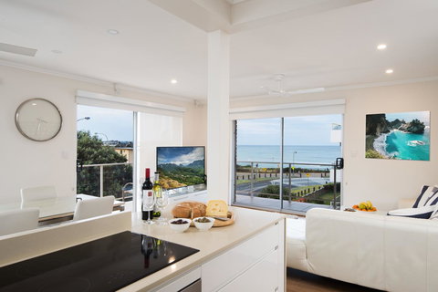 Stylish 3 Bedroom Beachview Apartment - Accommodation Port Hedland 5