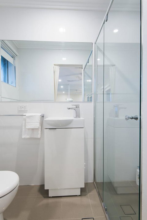 Stylish 3 Bedroom Beachview Apartment - Accommodation Port Hedland 2