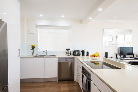 Stylish 3 Bedroom Beachview Apartment - Accommodation Port Hedland 6