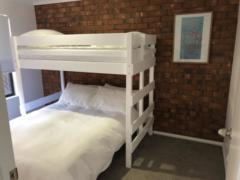 Southern Sands\' Beachfront Apartment - Accommodation Port Hedland 14
