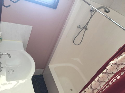 Clare Valley Cabins - Accommodation Port Hedland 19