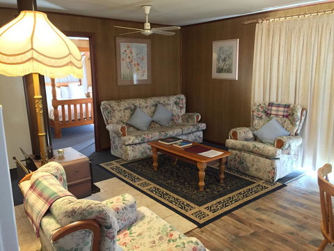Clare Valley Cabins - Accommodation Port Hedland 24