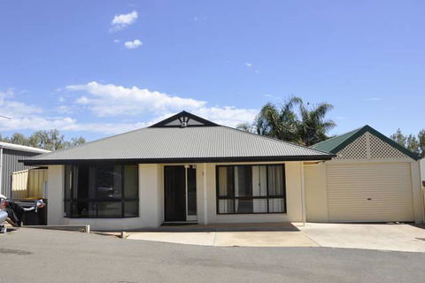 The Club House - Accommodation Port Hedland 4