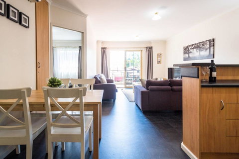 Executive 3 Bedroom Apartment + Internet + Parking - Accommodation Port Hedland 21