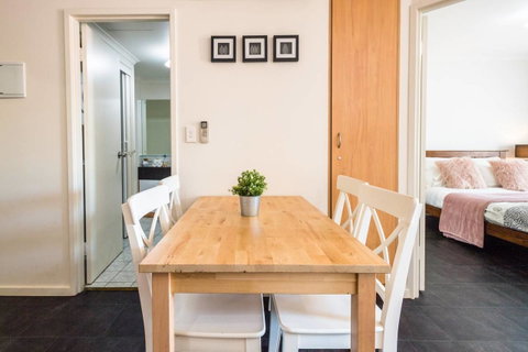 Executive 3 Bedroom Apartment + Internet + Parking - Accommodation Port Hedland 13