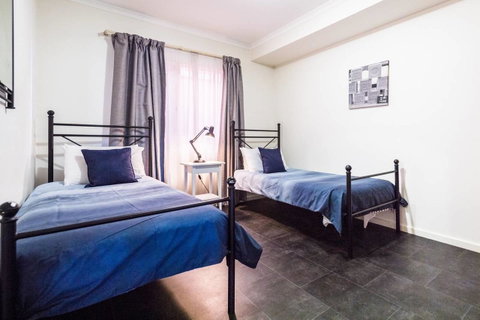 Executive 3 Bedroom Apartment + Internet + Parking - Accommodation Port Hedland 16