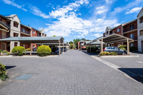 Executive 3 Bedroom Apartment + Internet + Parking - Accommodation Port Hedland 35