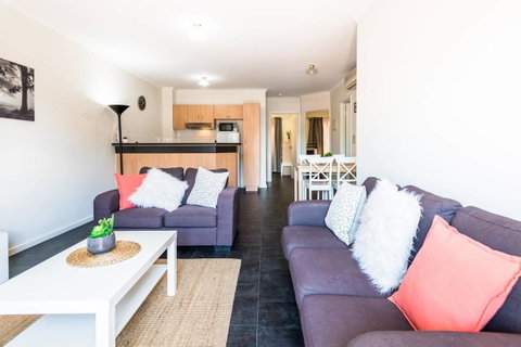 Executive 3 Bedroom Apartment + Internet + Parking - Accommodation Port Hedland 7