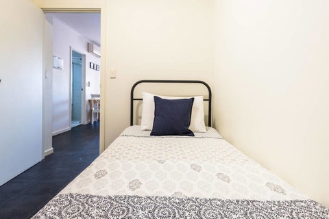 Executive 3 Bedroom Apartment + Internet + Parking - Accommodation Port Hedland 34