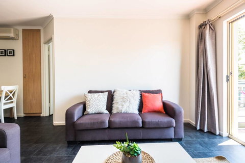 Executive 3 Bedroom Apartment + Internet + Parking - Accommodation Port Hedland 20