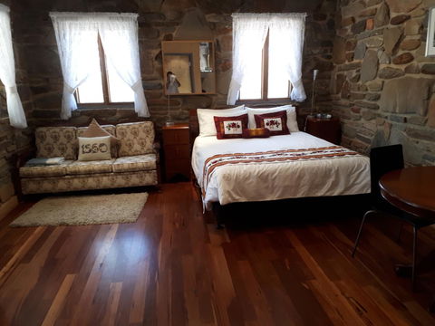 1860 Wine Country Cottages - Accommodation Port Hedland 1