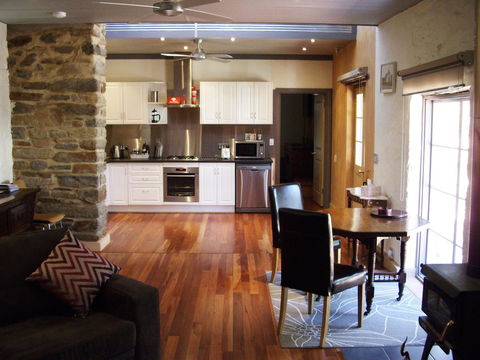 1860 Wine Country Cottages - Accommodation Port Hedland 2