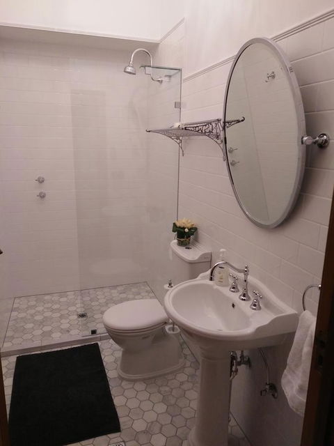 Grand Bluestone Mansion - Accommodation Port Hedland 15