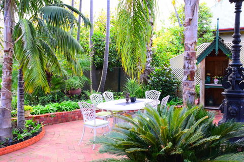 Grand Bluestone Mansion - Accommodation Port Hedland 18