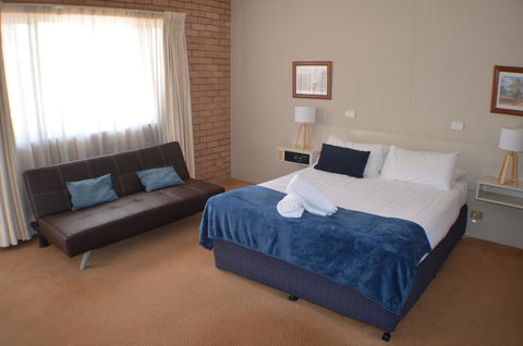 Deer Park Motor Inn Armidale - Accommodation Port Hedland 8