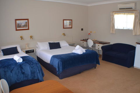 Deer Park Motor Inn Armidale - Accommodation Port Hedland 1