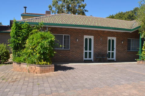 Deer Park Motor Inn Armidale - Accommodation Port Hedland 37