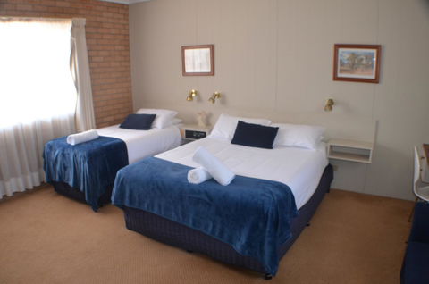 Deer Park Motor Inn Armidale - Accommodation Port Hedland 2