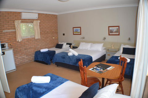 Deer Park Motor Inn Armidale - Accommodation Port Hedland 9
