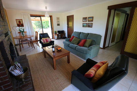 Linger Longer Vineyard - Accommodation Port Hedland 3