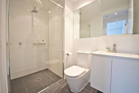 Luxury City Apt With Pool, Gym, Spa, Netflix - Accommodation Port Hedland 14