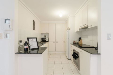 One Bedroom In Adelaideâ€™s East End FREE WIFI*Netflix*Parking - Accommodation Port Hedland 3