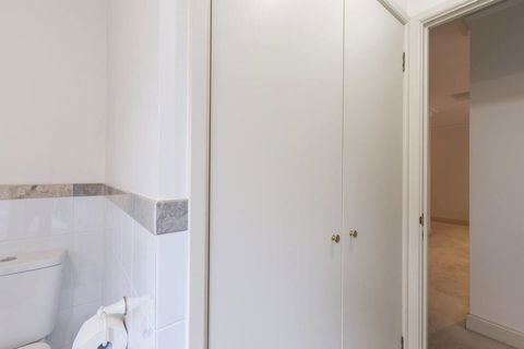 One Bedroom In Adelaideâ€™s East End FREE WIFI*Netflix*Parking - Accommodation Port Hedland 20