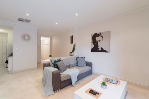 One Bedroom In Adelaideâ€™s East End FREE WIFI*Netflix*Parking - Accommodation Port Hedland 19