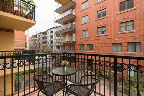 One Bedroom In Adelaideâ€™s East End FREE WIFI*Netflix*Parking - Accommodation Port Hedland 2