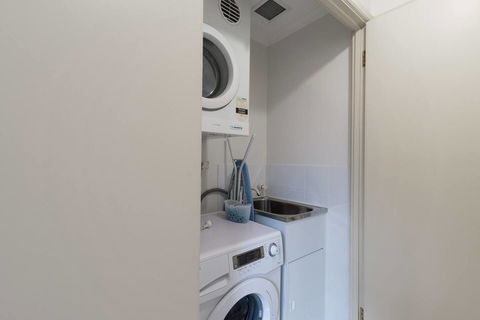 One Bedroom In Adelaideâ€™s East End FREE WIFI*Netflix*Parking - Accommodation Port Hedland 15