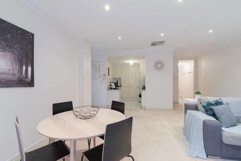 One Bedroom In Adelaideâ€™s East End FREE WIFI*Netflix*Parking - Accommodation Port Hedland 18