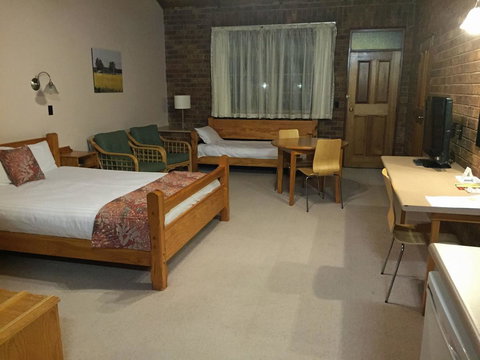 Coonawarra Place Motor Inn - Accommodation Port Hedland 1