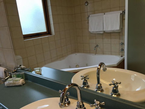 Coonawarra Place Motor Inn - Accommodation Port Hedland 40