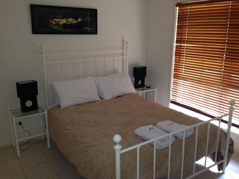 Shiraz Cottage - Accommodation Port Hedland 2