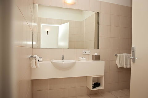 Mawson Lakes Hotel - Accommodation Port Hedland 36