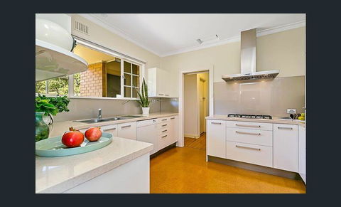 Stunning House With Beautiful Entertainment Area!! - Accommodation Port Hedland 9