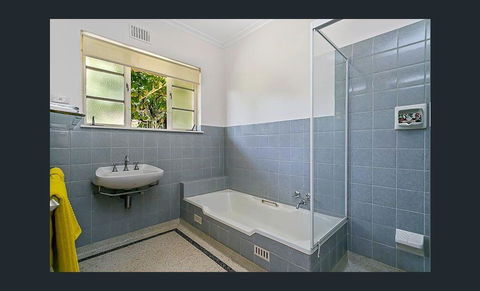 Stunning House With Beautiful Entertainment Area!! - Accommodation Port Hedland 11