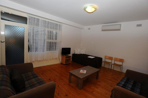 Glenelg Holiday Apartments-Ellis - Accommodation Port Hedland 7