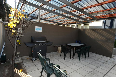 Glenelg Holiday Apartments-Ellis - Accommodation Port Hedland 2