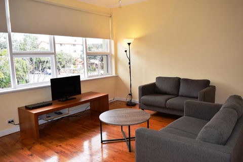 Glenelg Holiday Apartments-Ellis - Accommodation Port Hedland 5