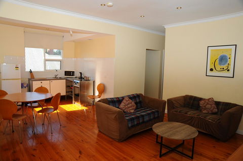 Glenelg Holiday Apartments-Ellis - Accommodation Port Hedland 6