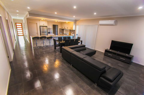 Serene Shores - Accommodation Port Hedland 2