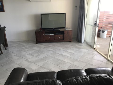 Beachside & Jetty View Apartment 6 - Captain\'s Apt - Accommodation Port Hedland 34