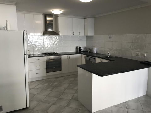 Beachside & Jetty View Apartment 6 - Captain\'s Apt - Accommodation Port Hedland 33