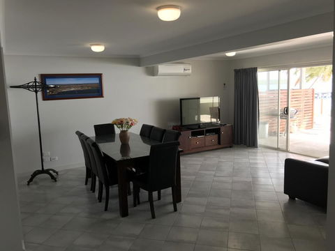 Beachside & Jetty View Apartment 6 - Captain\'s Apt - Accommodation Port Hedland 27