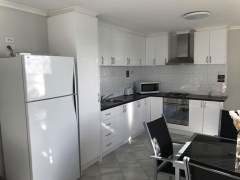 Beachside & Jetty View Apartment 6 - Captain\'s Apt - Accommodation Port Hedland 19