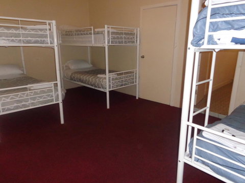 Adelaide Backpackers And Travellers Inn - Accommodation Port Hedland 2