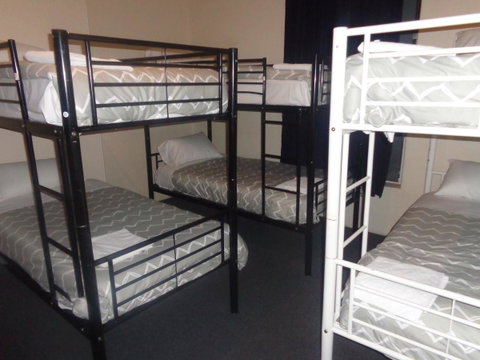 Adelaide Backpackers And Travellers Inn - Accommodation Port Hedland 1