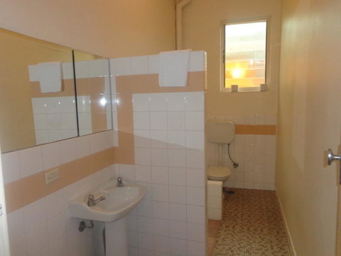 Adelaide Backpackers And Travellers Inn - Accommodation Port Hedland 7