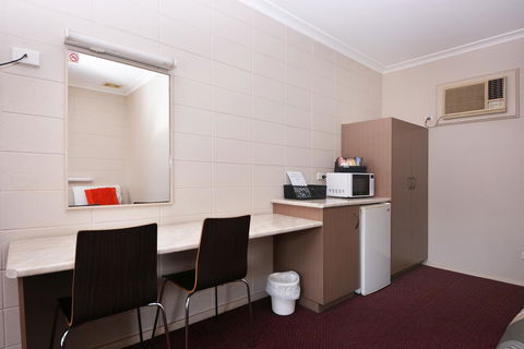 Motel Poinsettia - Accommodation Port Hedland 6
